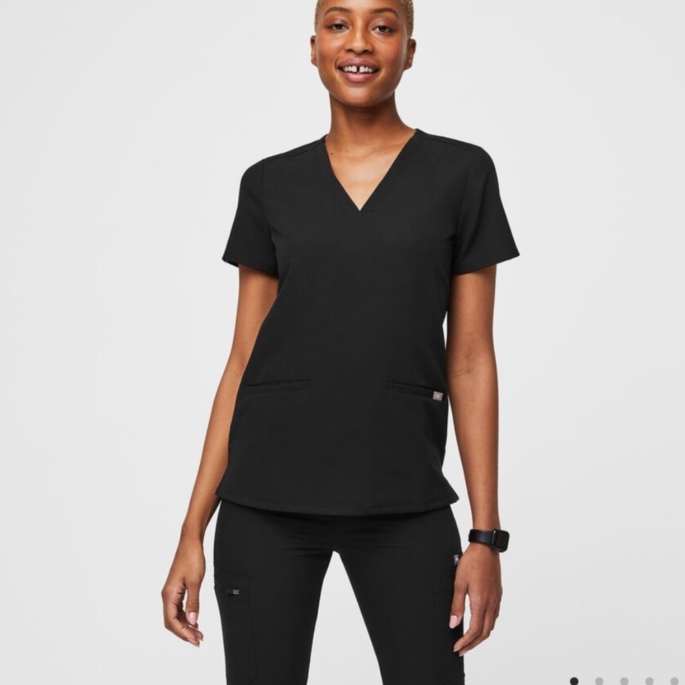 Figs Casma Three-Pocket Scrub Top Black XS
